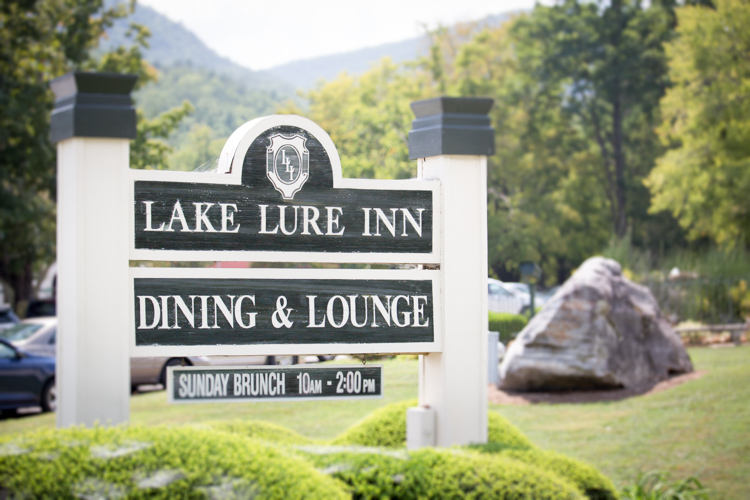 Lake Lure Inn sign that is in front of the Inn.